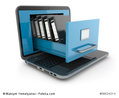 Daten Aufbewahrung: Laptop mit Akten